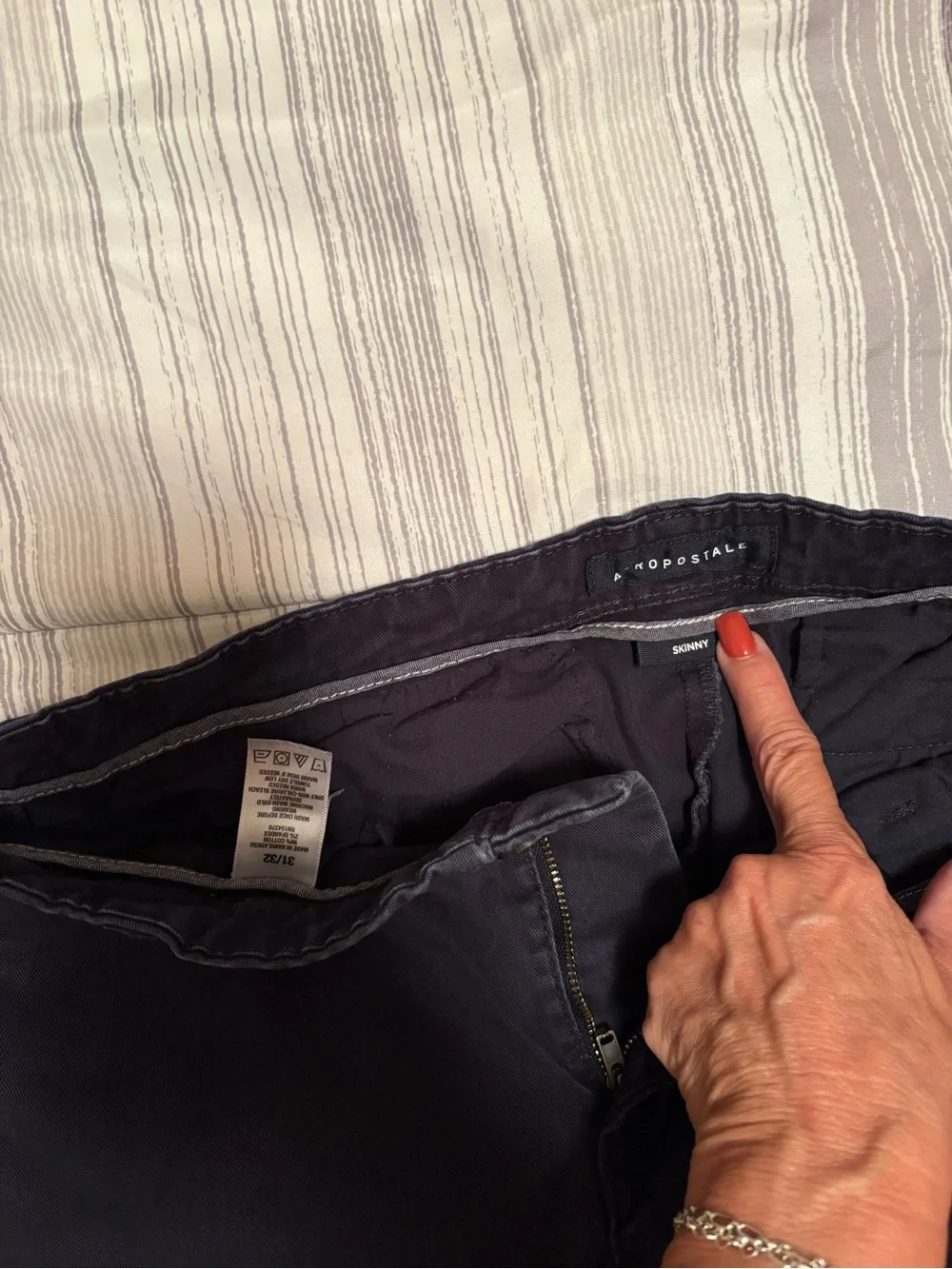 Aeropostale Men's Navy Blue Chino Pants